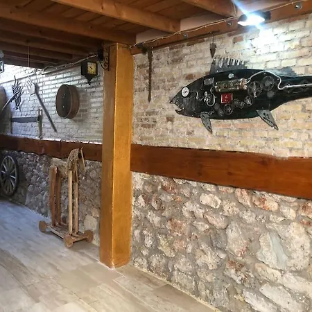 Villa Kaleici Tarihi Lokasyon Bahceli Oezel Muestakil Ev *