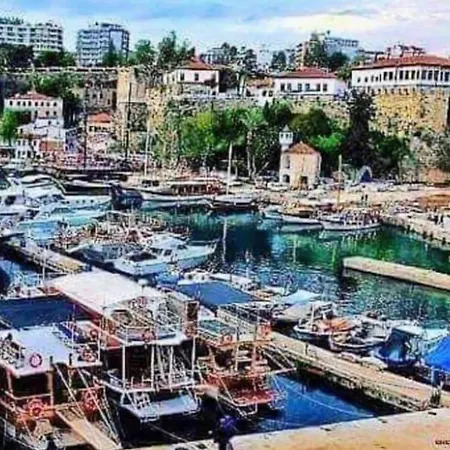 ヴィラ Kaleici Tarihi Lokasyon Bahceli Oezel Muestakil Ev