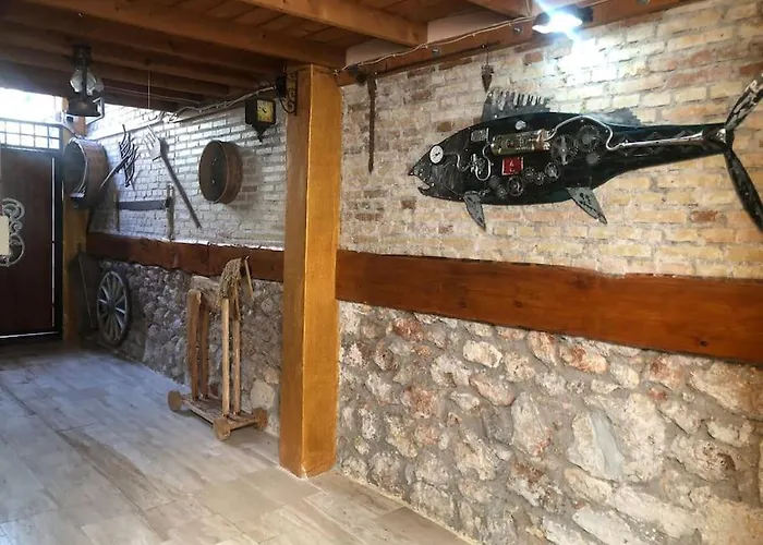 Вилла Kaleici Tarihi Lokasyon Bahceli Oezel Muestakil Ev *