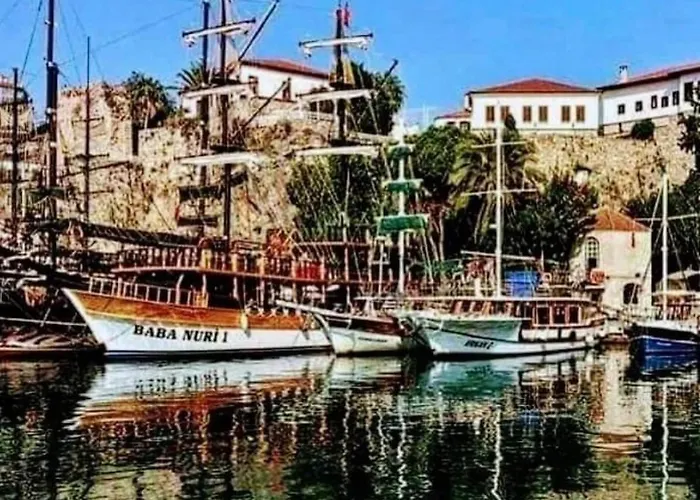 Kaleici Tarihi Lokasyon Bahceli Oezel Muestakil Ev *